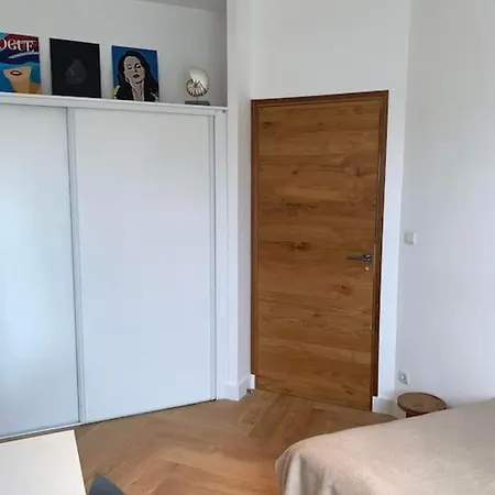 Jolie Recente 3 Chambres, 150 M De La Villa